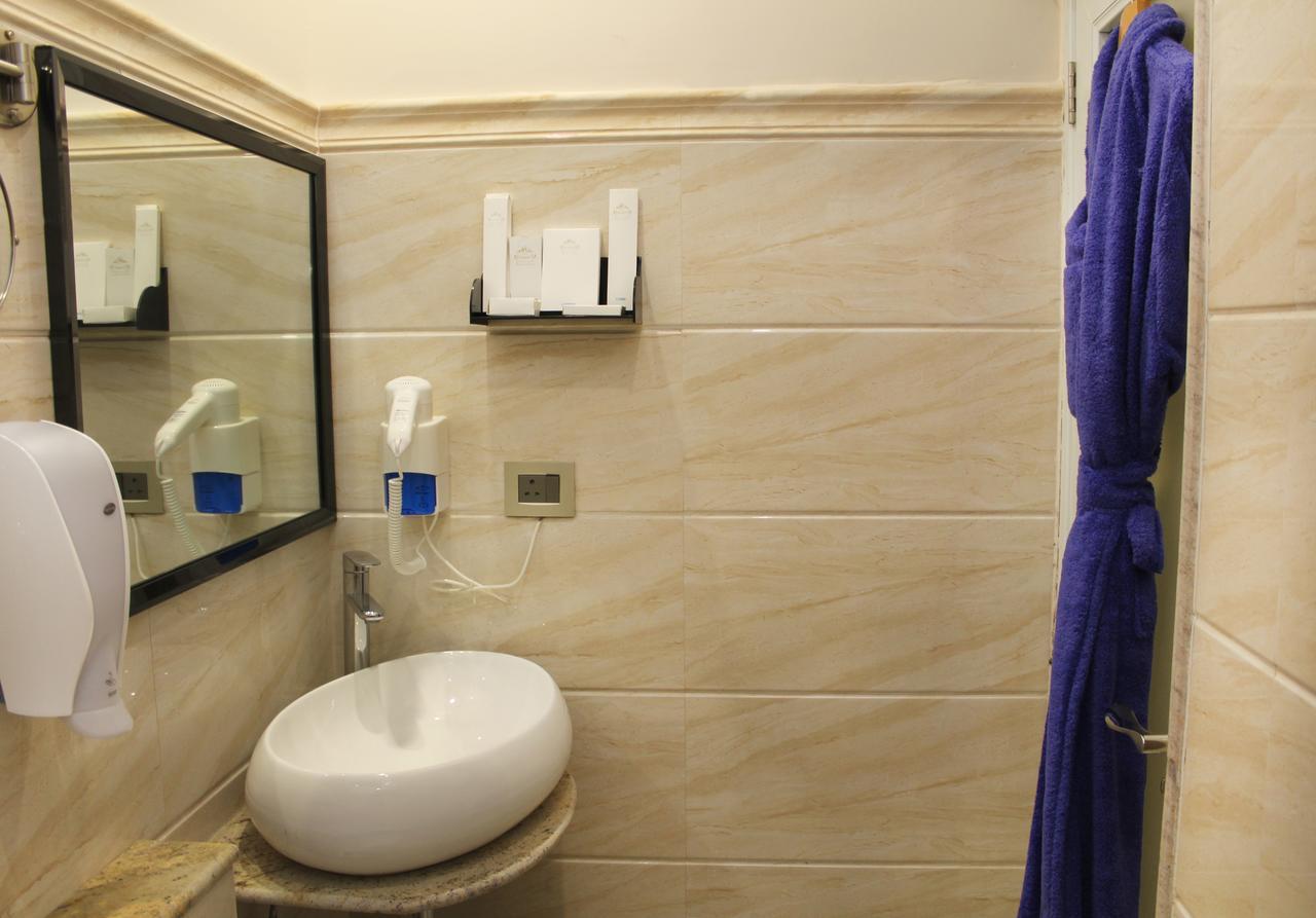 Hotel Kama International Gorakhpur Extérieur photo