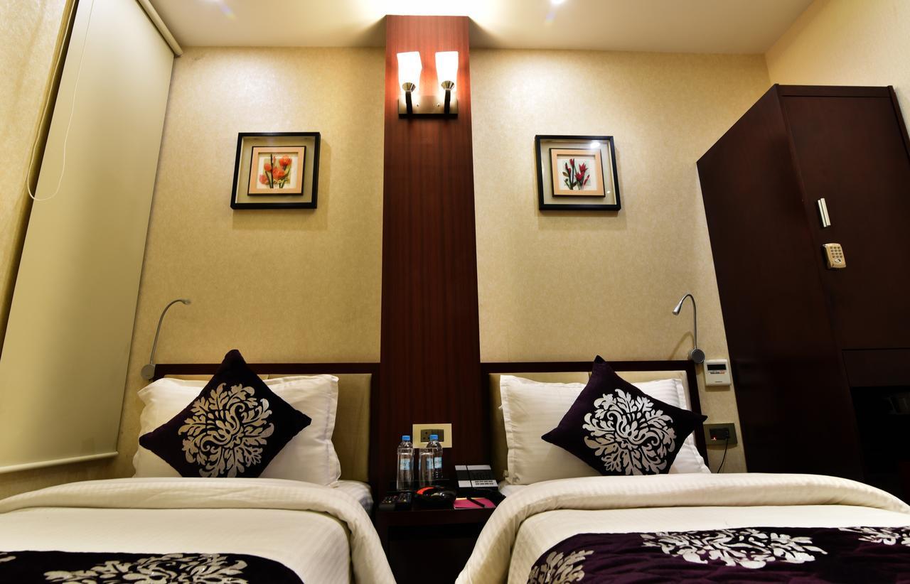 Hotel Kama International Gorakhpur Extérieur photo