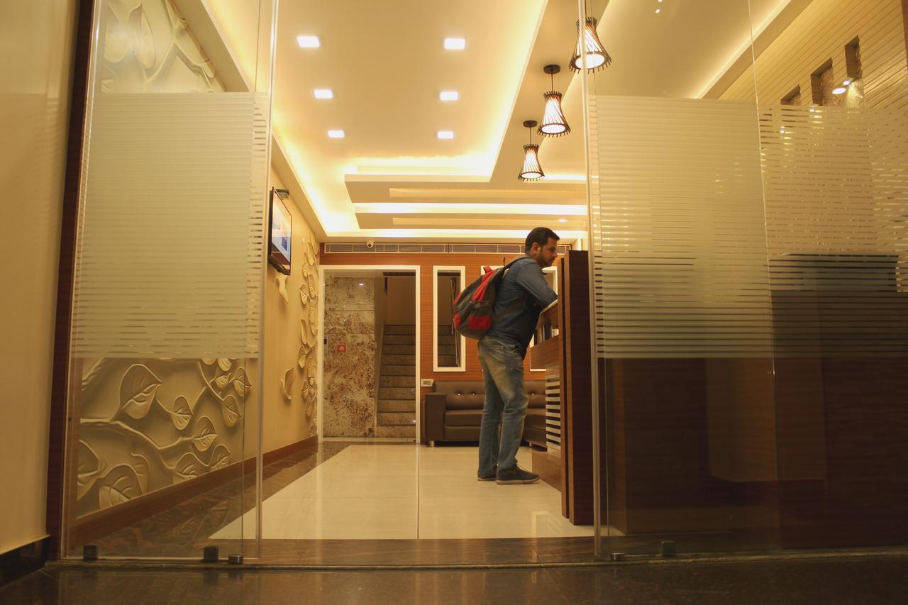 Hotel Kama International Gorakhpur Extérieur photo