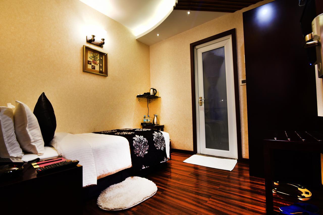 Hotel Kama International Gorakhpur Extérieur photo